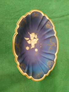 Centro tavola in porcellana blu cobalto con decori floreali e oro zecchino